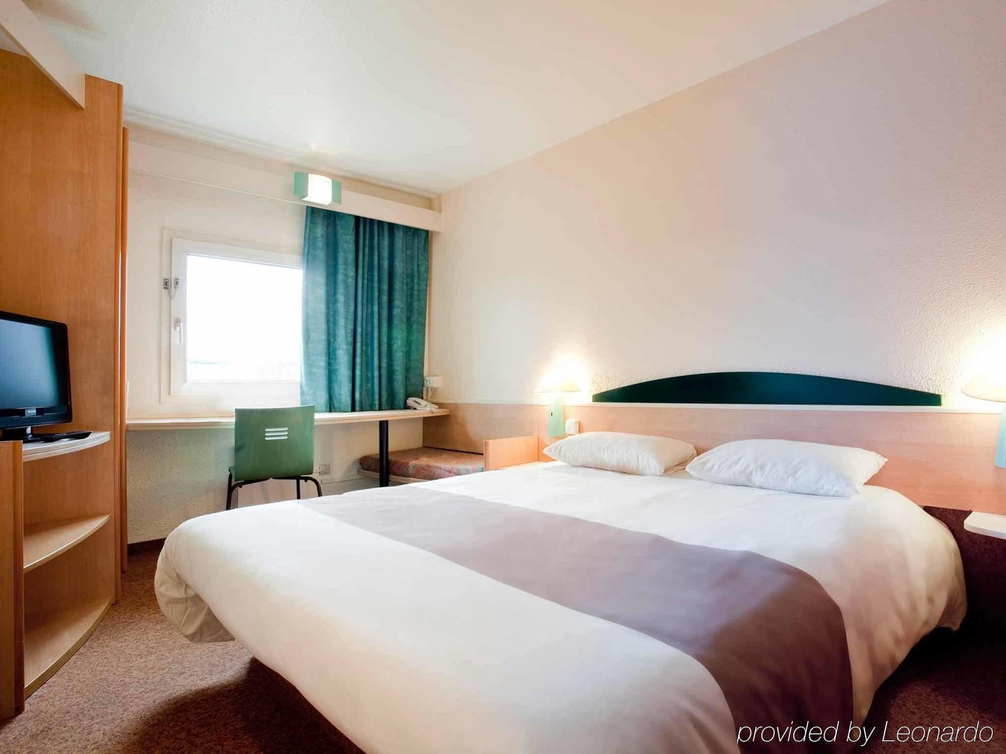 ไอบิส อ็องบวส Hotel อองบวส ภายนอก รูปภาพ